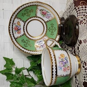 👉*RARE VTG* SALISBURY GREEN, GOLD, FLORAL ENGLISH BONE CHINA TEA CUP & SAUCER